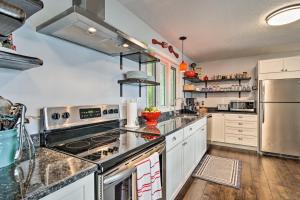 Fire Pit, Smart TV: Waterfront Charlevoix Home