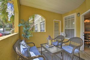 Apartment room in Updated and Modern Condo - 4 Mi to Clearwater Beach!