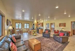 Large Ten Sleep Home on Main St, 10 Mins to Canyon - ثرموبوليس