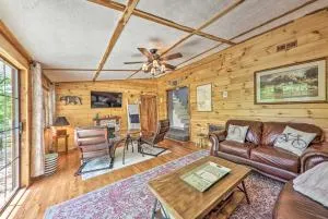 Getaway on Center Hill Lake with Decks and Water Views - Silver Point