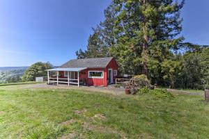 Holiday Home room in Moonview Ranch on 20 Acres in Sonoma County!