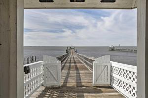 Holiday Home room in Waterfront Home with Dock - 31 Mi to Downtown NOLA!