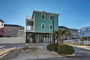 Holiday Home room in Spacious Murrells Inlet Home with Pool Walk to Shore