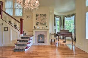 1878 Victorian Home in Historic Dwtn Hot Springs! - image 2