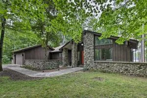 Arbor Vitae Home with Game Room Snowmobiles Welcome - Lake Tomahawk