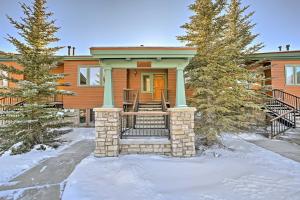 Gorgeous Townhome with Fraser Valley Mountain Views!