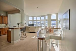 Gorgeous Townhome with Fraser Valley Mountain Views!