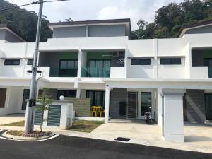 2sty Villa Pangkor - Walking Distance To The Beach