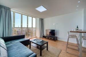 Castle view with wifi by CanariasGetaway