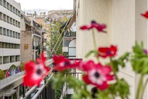 Acropolis Now! 2BR in central Athens