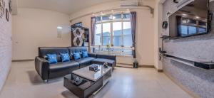 Follow Me Travel Homestay