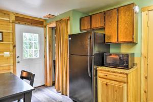 Peaceful, Quiet Seward Apt with Back Yard and Mtn Views