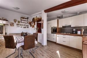 Apartment Orange Tree