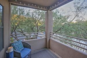 Apartment room in Pet-Friendly Tucson Condo with Shared Pool and Hot Tub