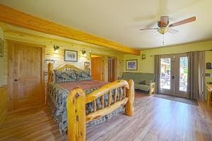 Deluxe Triple Room room in iVACAZ - Pagosa on the Golf
