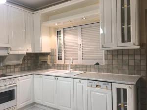 Апартамент Apartments Kanakis 16 Near the Airport Athens Спата Гърция
