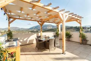 MiLo Luxury House -Free Airport pick up-10min drive - Liádha