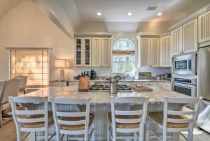 Spacious Pass Christian Home w Pool & Boat Launch