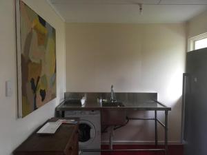 The Woolshed and Farmhouse Blue, Bruny Island