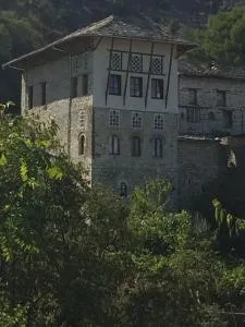 Konaku Guest house - Gjirokastër