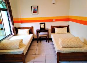 Giường đôi Có phòng tắm chung (Double Share Bathroom)