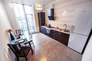 Однокімнатна VIP квартира на Словянці з терасою в новому будинку