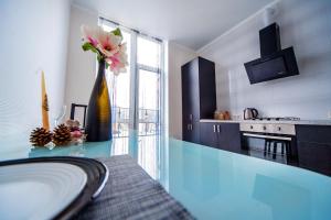 Однокімнатна VIP квартира на Словянці з терасою в новому будинку