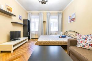 Two-Bedroom Apartment room in bolshaya konyushennaya 4