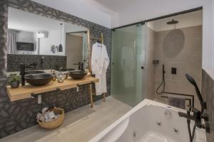 Ermou w Jacuzzi Acropolis View Monastiraki