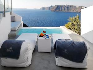 Marizan Caves & Villas Santorini Greece