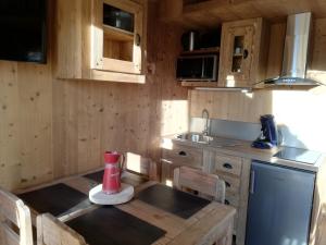 Chalets Ma Cabane des Hautes-Alpes : photos des chambres