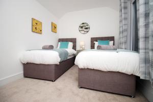 4-Bed Contractor House - Street Parking