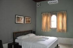 Pilgrims Kitchen & Inn