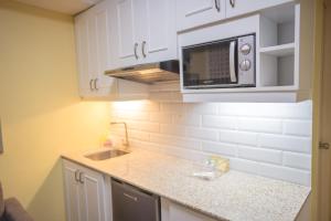 5th floor Cebu IT Park studio walking distance to everything