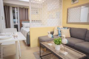 5th floor Cebu IT Park studio walking distance to everything