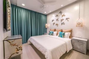 Families & Corporates 3-Bed Apt, Fashion Res, Pune