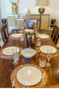 Families & Corporates 3-Bed Apt, Fashion Res, Pune