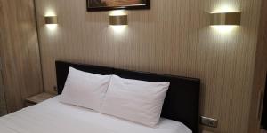 Deluxe Studios City Center