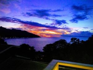 Sunset Bay Apartment