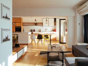 Central Modern Design Apartment