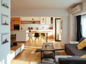 Central Modern Design Apartment