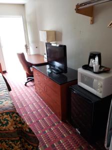 Peach Tree Inn image 19
