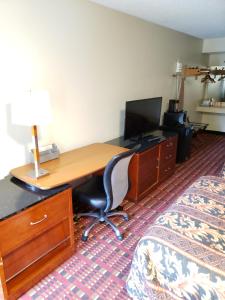 Peach Tree Inn image 8