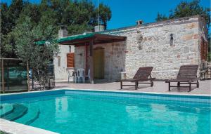 3 star vikendica Nice home in San Vito dei Normanni w/ Indoor swimming pool and 1 Bedrooms San Vito dei Normani Italija