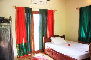 Papa Jolly Eco Resort-Near Morjim Beach
