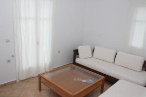 Aiolos Hotel Irakleia-Island Greece