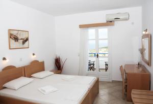 Aiolos Hotel Irakleia-Island Greece