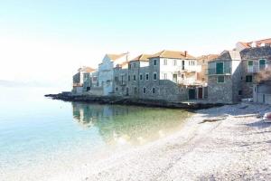 Apartments Sandra near the sea