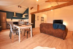 Appartements LE TOIT D'AUVERS - T2- 2e etage : photos des chambres