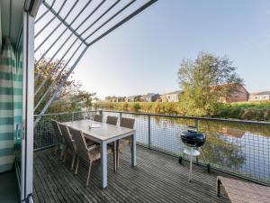 VIP Lakeside Cottage 6 Persons room in Center Parcs Park De Haan